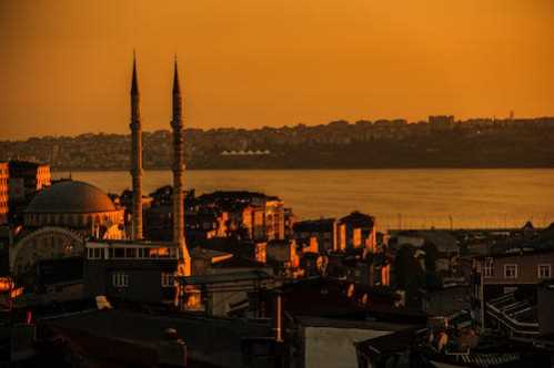 NBA开幕战只打11分钟就受伤黄蜂新星至少缺阵一週