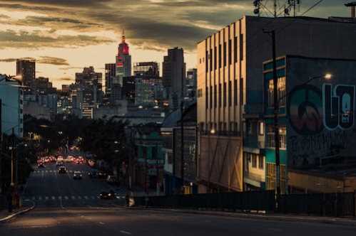NBA阿丘瓦左腿筋拉伤赶不上开季尼克禁区闹空城只剩唐斯